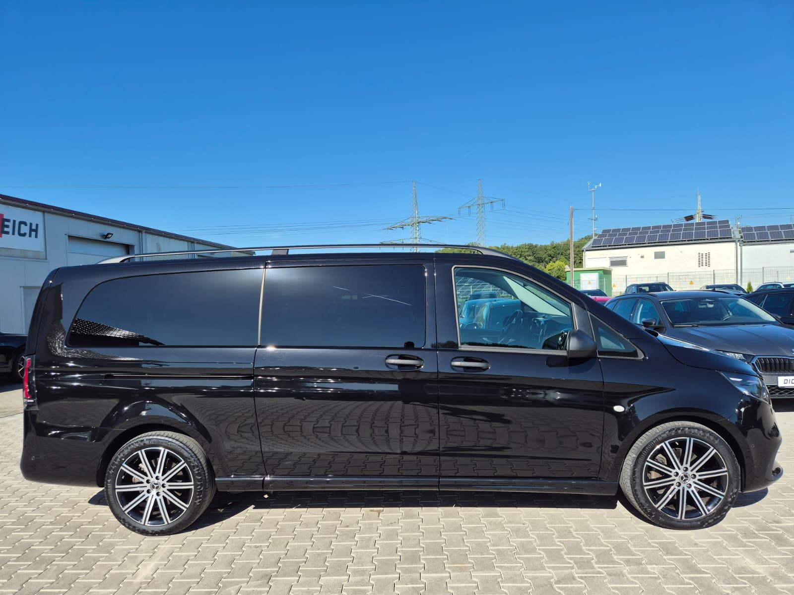 Fahrzeugabbildung Mercedes-Benz Vito 119 Tourer lang SELECT extralang LEDER*AHK