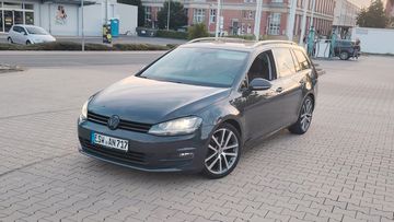 Volkswagen Golf - 1