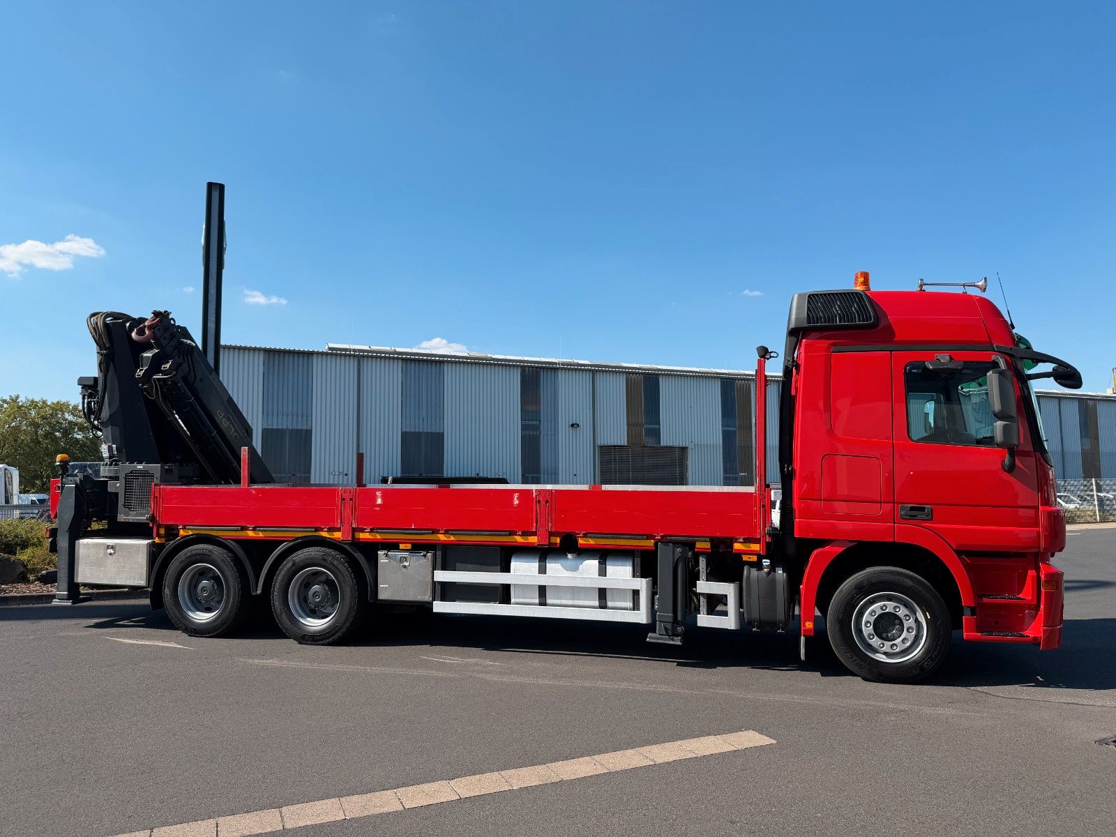 Fahrzeugabbildung Mercedes-Benz Actros 2644 L 6x4 MKG HLK 541 HP Funk Spitze