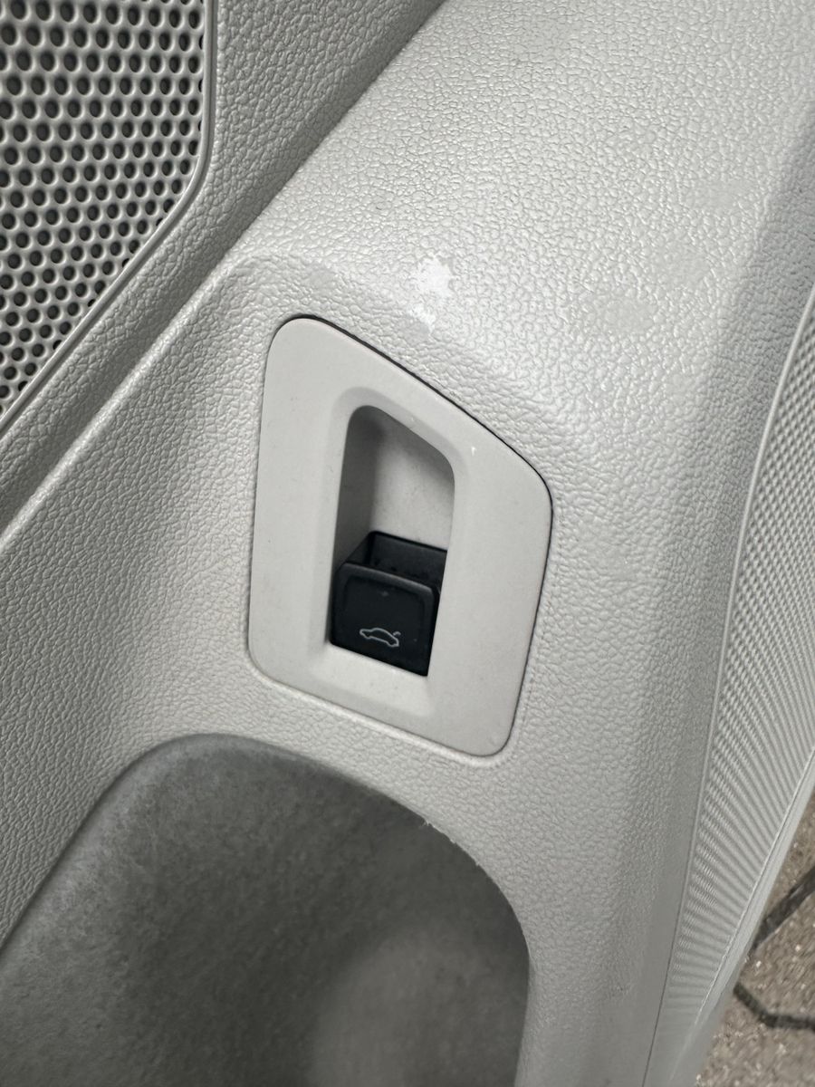 Fahrzeugabbildung Volkswagen Passat Variant 4M Business NAV+LED+AHK+CARPLAY