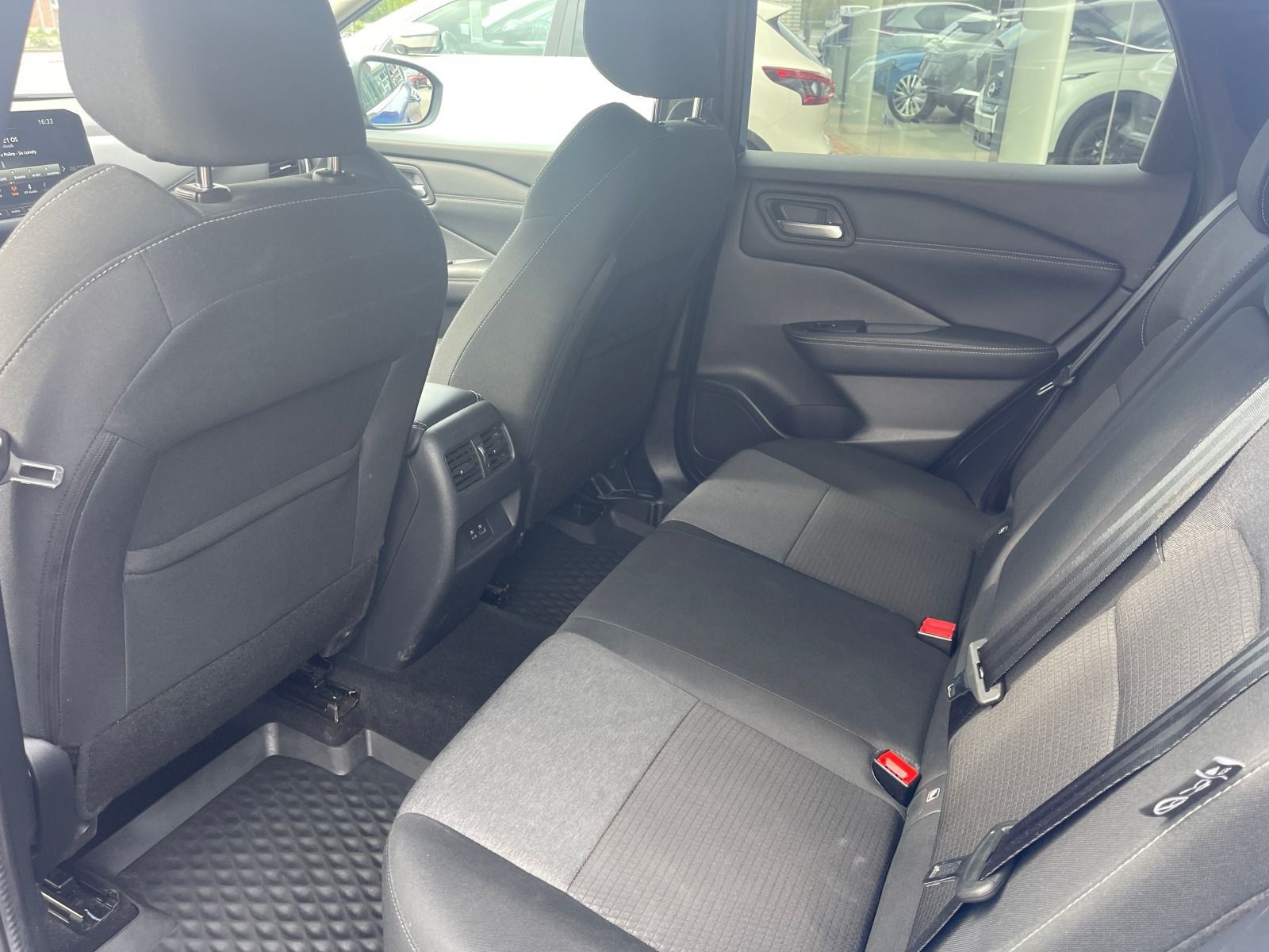 Fahrzeugabbildung Nissan Qashqai 1.3 Mild-Hybrid N-Connecta Automatik ACC