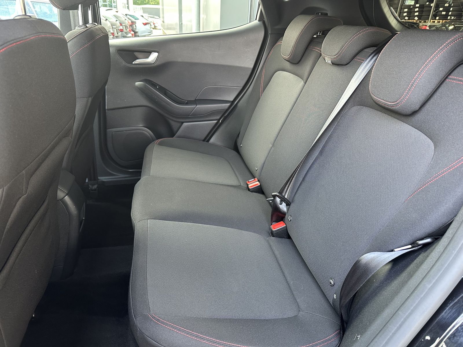Fahrzeugabbildung Ford Fiesta 1.0 EcoBoost ST-Line NAV+LED+CARPLAY+DAB