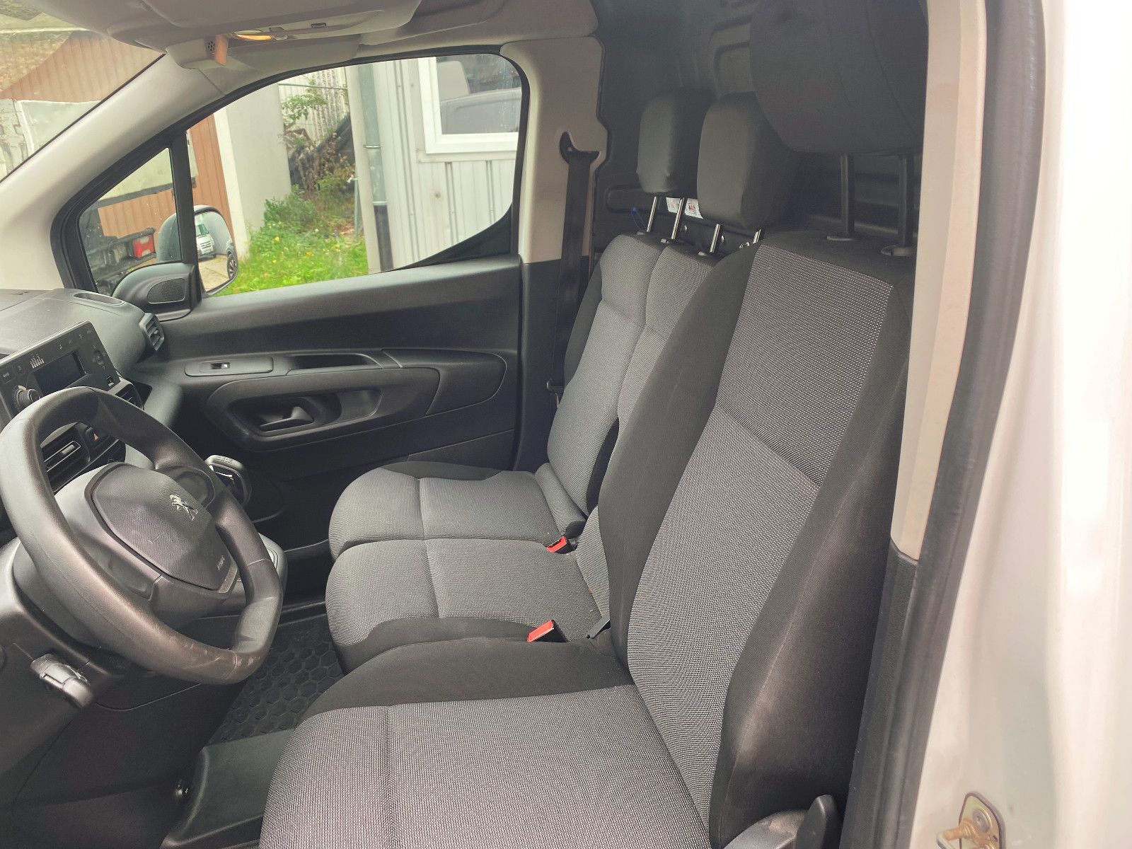 Fahrzeugabbildung Peugeot PEUGEOT Partner1.6BlueHDi ServiceEdition,Kasten