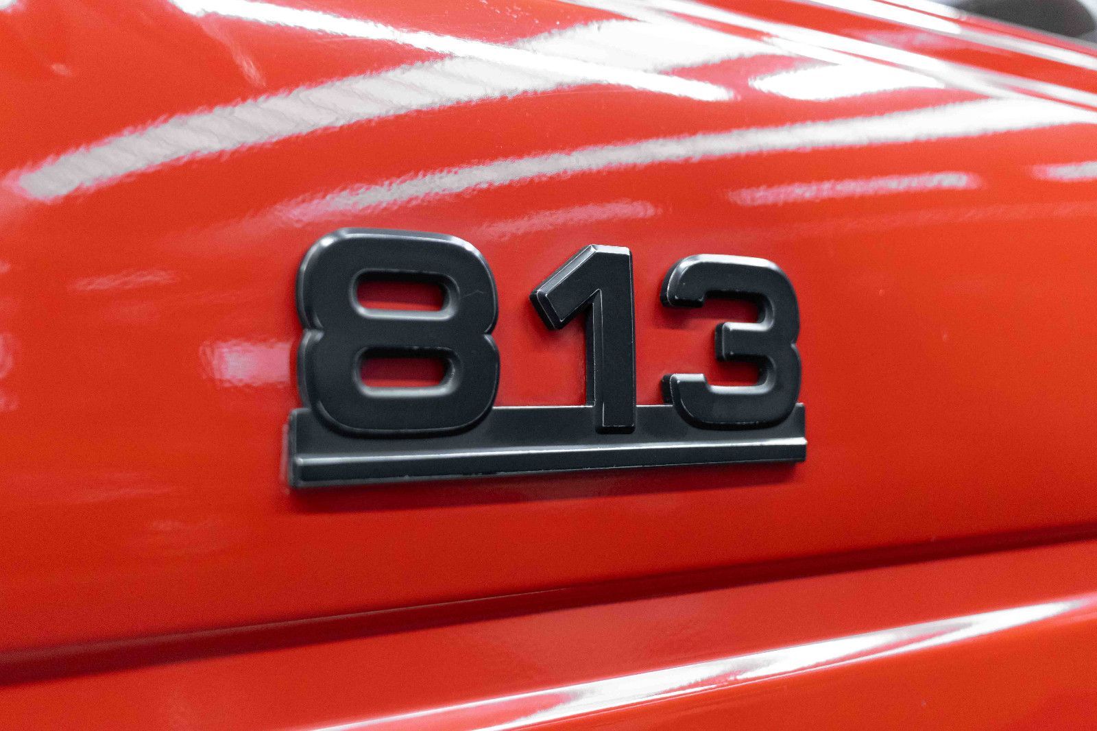 Fahrzeugabbildung Mercedes-Benz LP 813 2x4 TLF8/18  FEUERWEHR