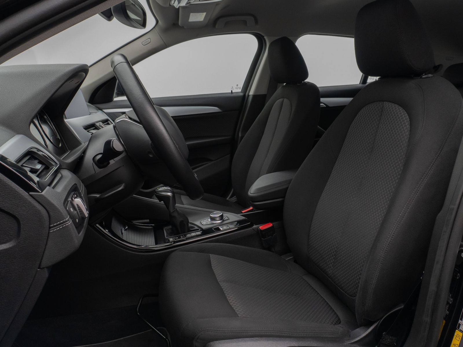 Fahrzeugabbildung BMW X2 xD25e Kamera DAB Lordos LED Geschwindigkeitsr