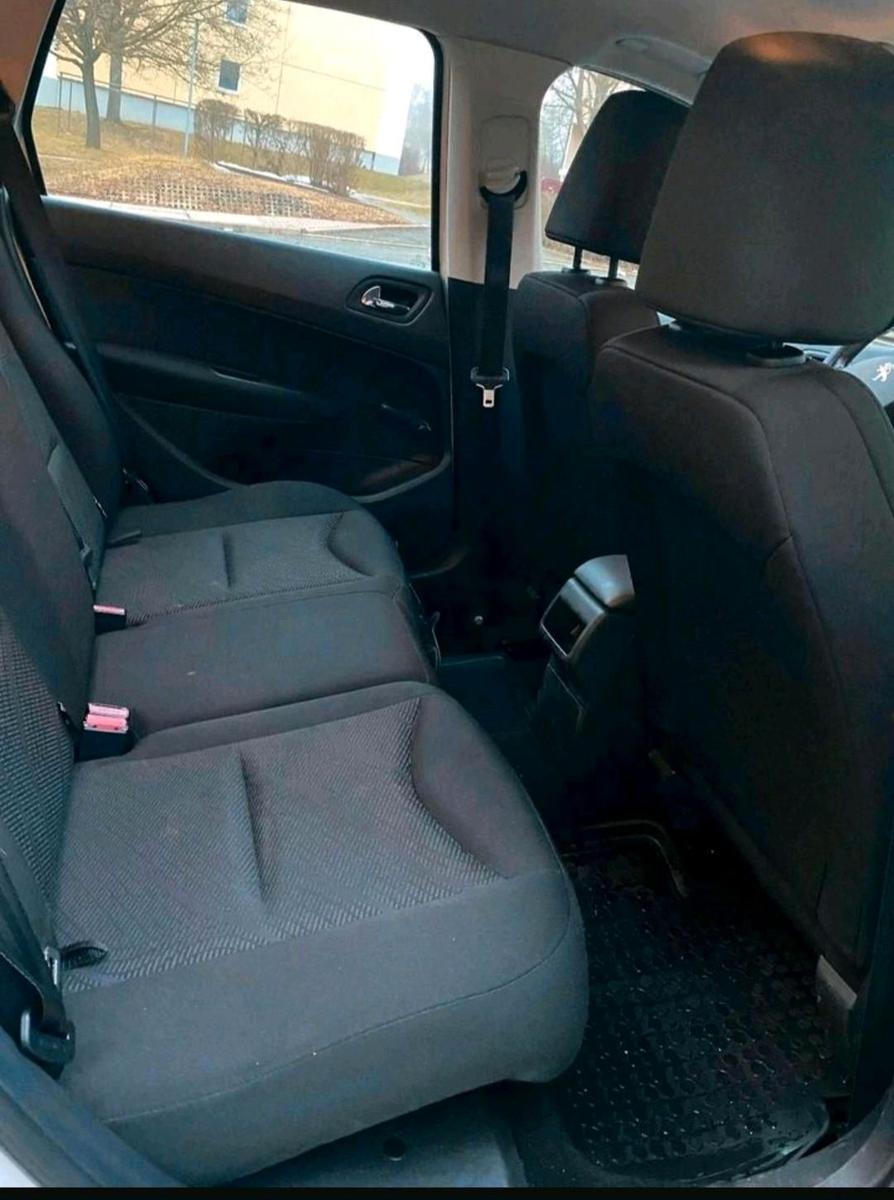 Peugeot 308 2012 — photo 8