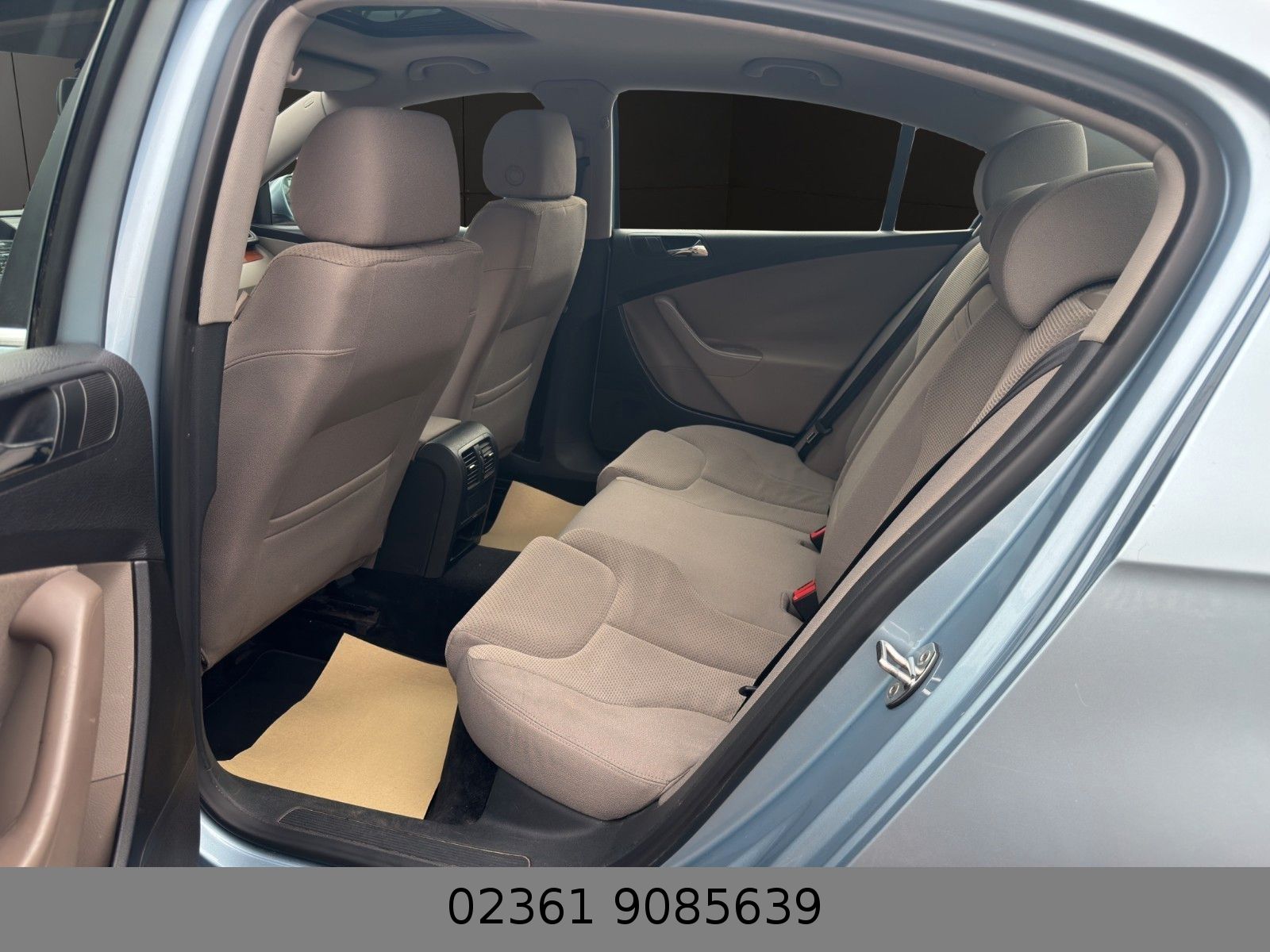 Fahrzeugabbildung Volkswagen Passat Lim. Comfortline;Klimaaut./2xParktronik/