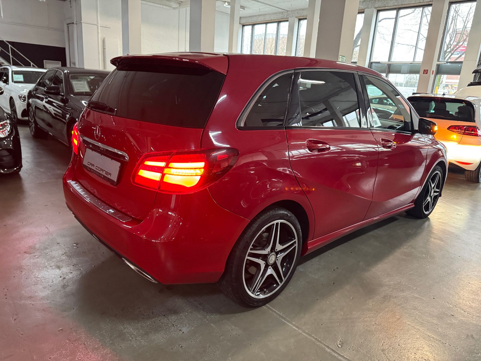 Fahrzeugabbildung Mercedes-Benz B 200 7G-DCT SPORTPAKET URBAN AMG NIGHT COMAND