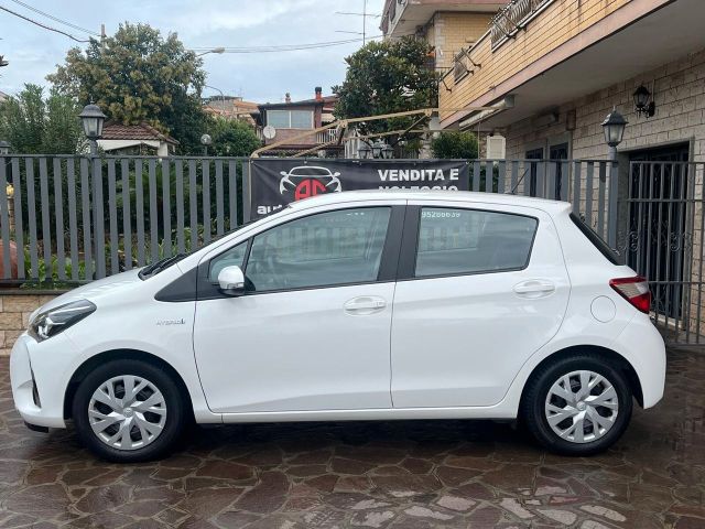 Toyota Yaris 1.5 Hybrid 5 porte Business PARI AL