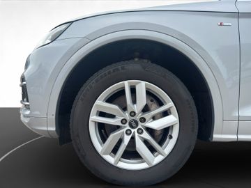 Audi Q5 55 TFSI e 2.0 quattro KLIMA A ALA CARPLAY