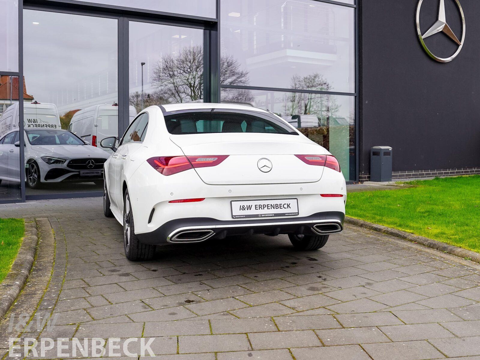 Fahrzeugabbildung Mercedes-Benz CLA 180 Coupé AMG Premium Pano Keyless LED