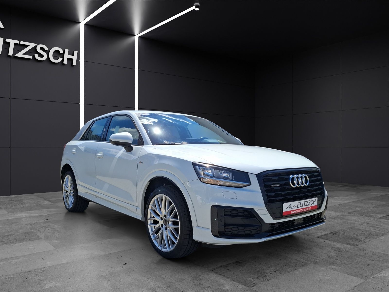 Fahrzeugabbildung Audi Q2 TFSI quattro S-Line Navi AVC ACC PDC SHZ APP