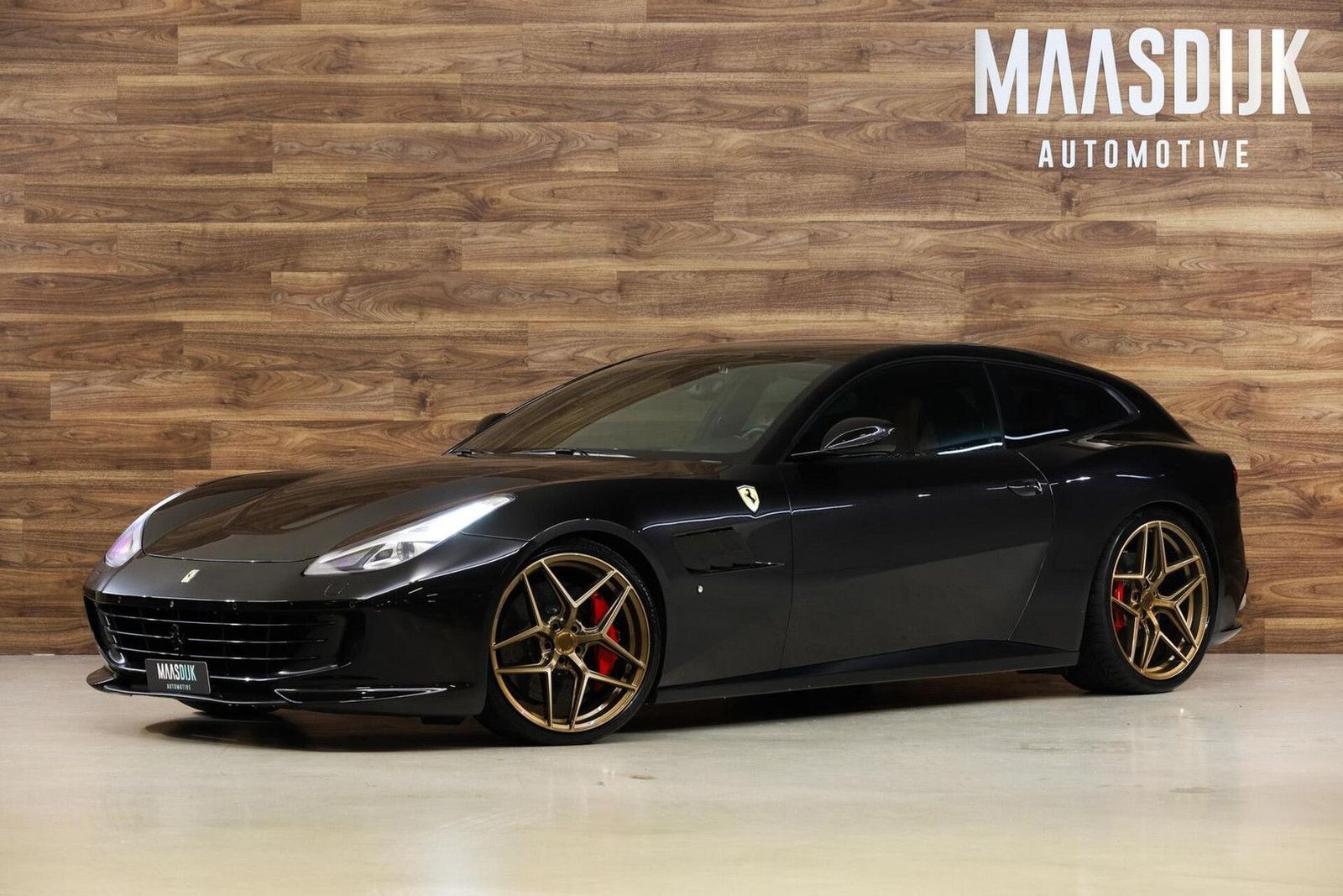 FERRARI GTC4Lusso