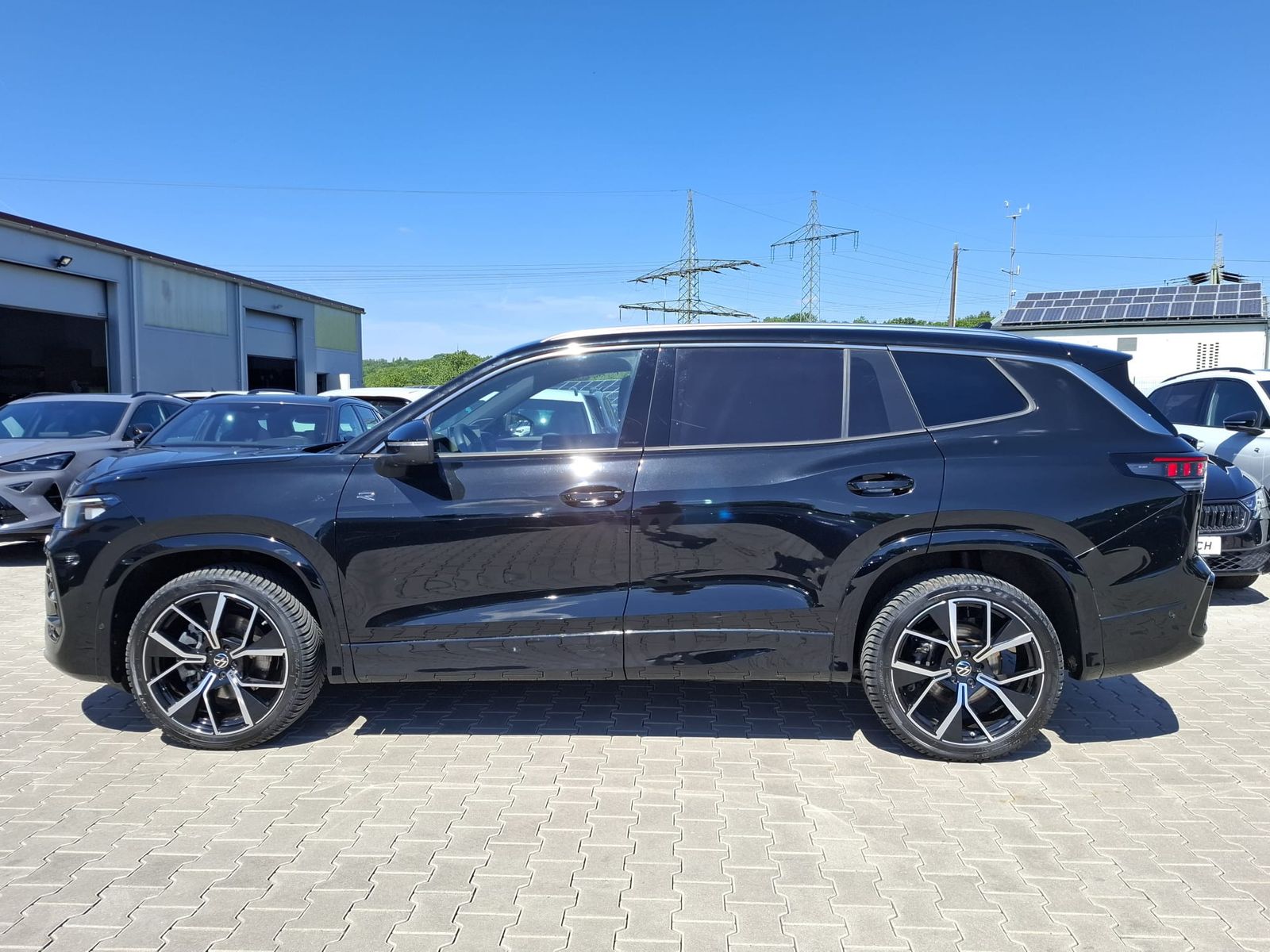 Fahrzeugabbildung Volkswagen Tayron 2.0 TDI 4M R-Line 7S*LEDER*PANO*HUD*AHK