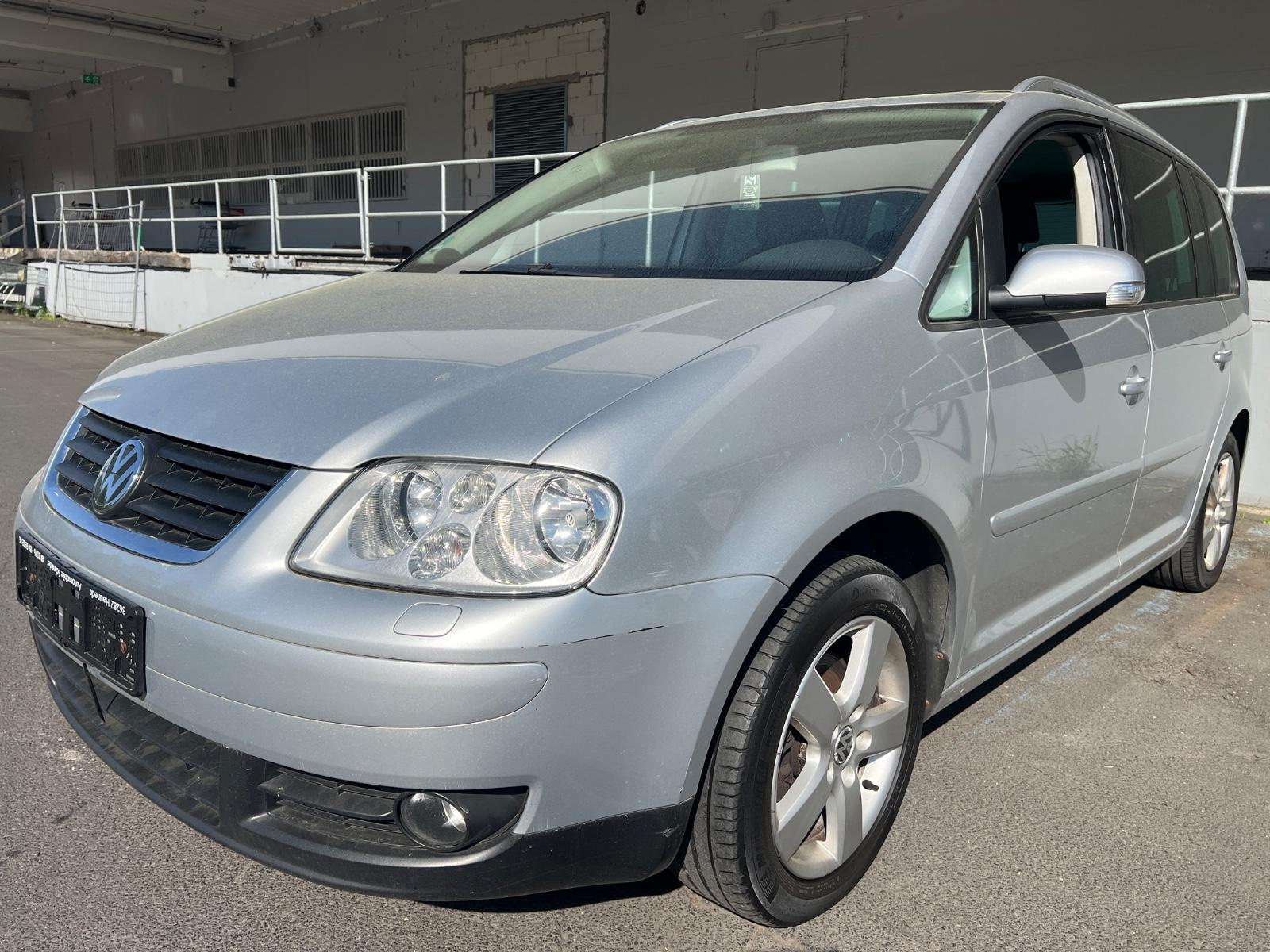 Volkswagen Touran Highline,Automatik,Navi,PDC,