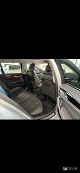 BMW 540i xDrive Touring A - - silberne BMW 540