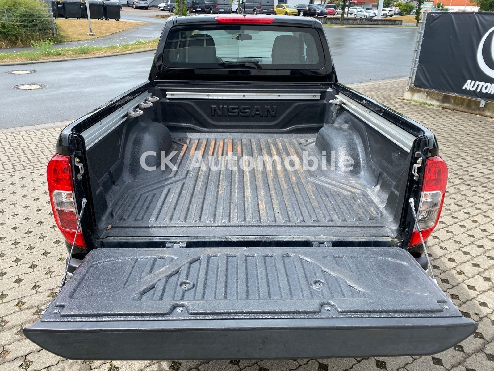 Fahrzeugabbildung Nissan Navara NP300 Acenta King Cab 4x4/AHK 3500 KG