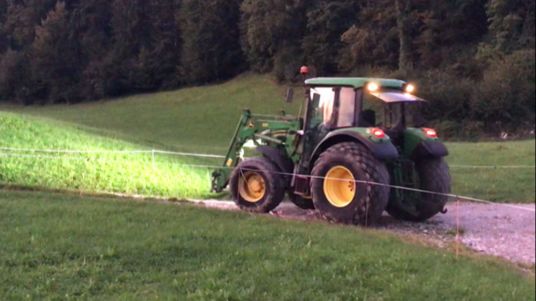 John Deere 6220 mit orig. JD Frontlader und Kommunal(Rasen)