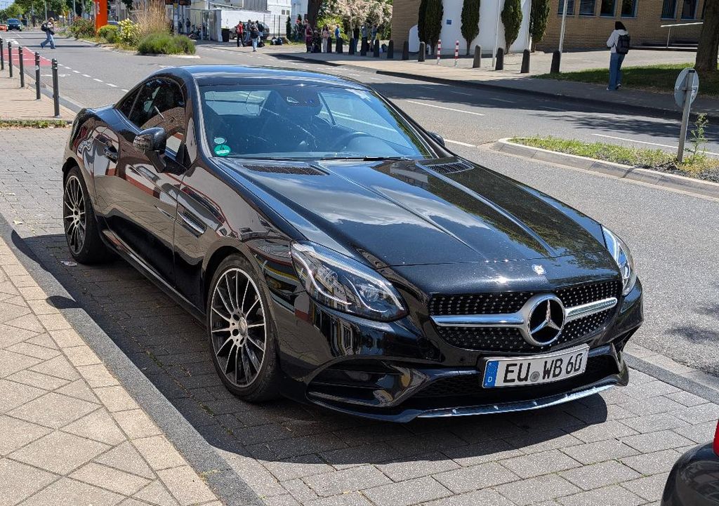 Image of Mercedes-Benz SLC 300