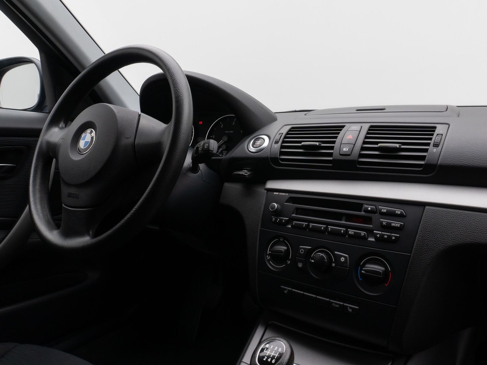 Fahrzeugabbildung BMW 118d  Advantage Sitzheizung AHK PDC Nebelscheinw