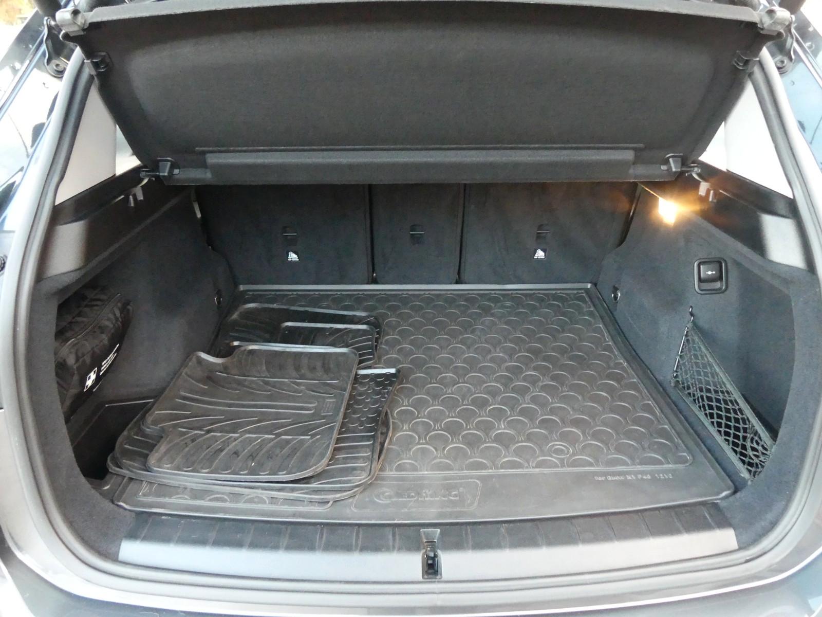 BMW X1 sDrive 18 i Advantage*Navi*Sitzhzg.*Panorama
