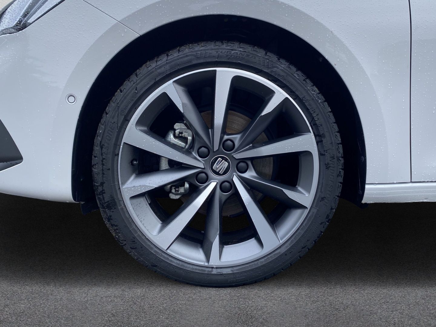Fahrzeugabbildung SEAT Leon Seat  1,5 eTSI*PDC*NAVI*SHZ*ALLU*