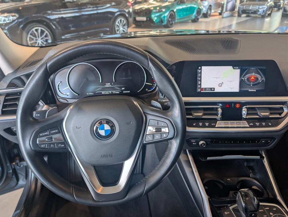 BMW 320i Limousine