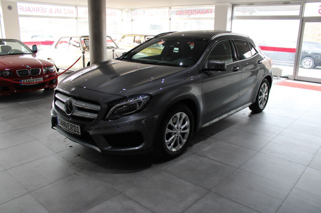 Mercedes-Benz GLA 220 CDI 4MATIC DCT AMG-SPORTPAKET PANORAMA