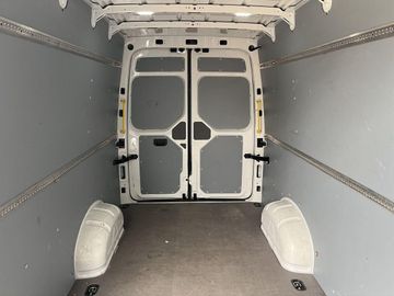 Volkswagen Crafter - 12