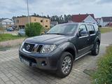 Nissan Pathfinder 3.0 V6 dCi DPF LE 4WD Automatik LE - Nissan Pathfinder mit Diesel-Antrieb: V6