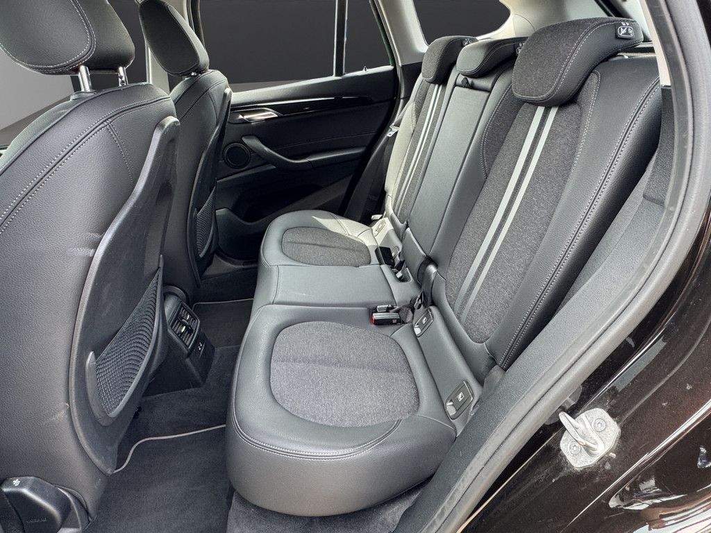 BMW X1 sDrive18d SPORTLINE LED NAVI PDC SHZ 19" foto 9