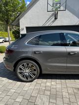 Porsche Macan Turbo Turbo - Porsche Macan Gebrauchtwagen in München