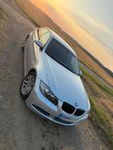 BMW 320i Limousine (E90) - BMW 320 aus 2006: 320i