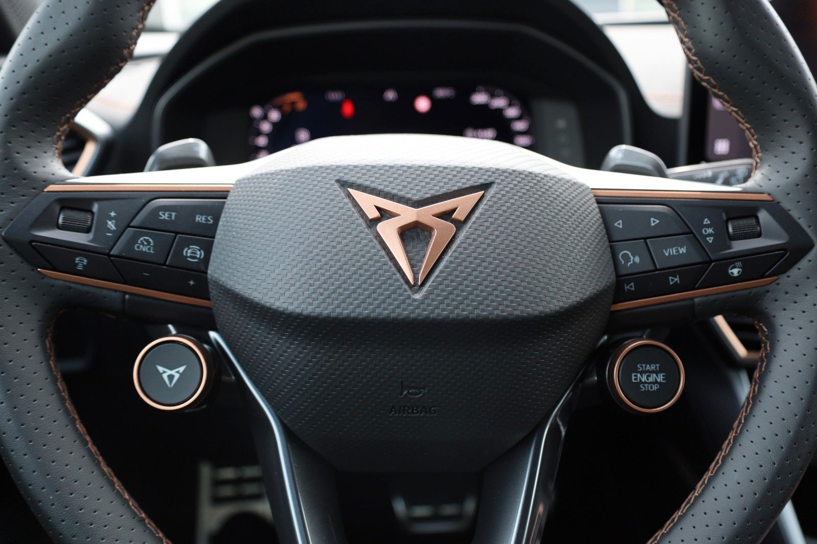 Fahrzeugabbildung CUPRA Formentor 1.5 eTSI 110 kW *Allwetter