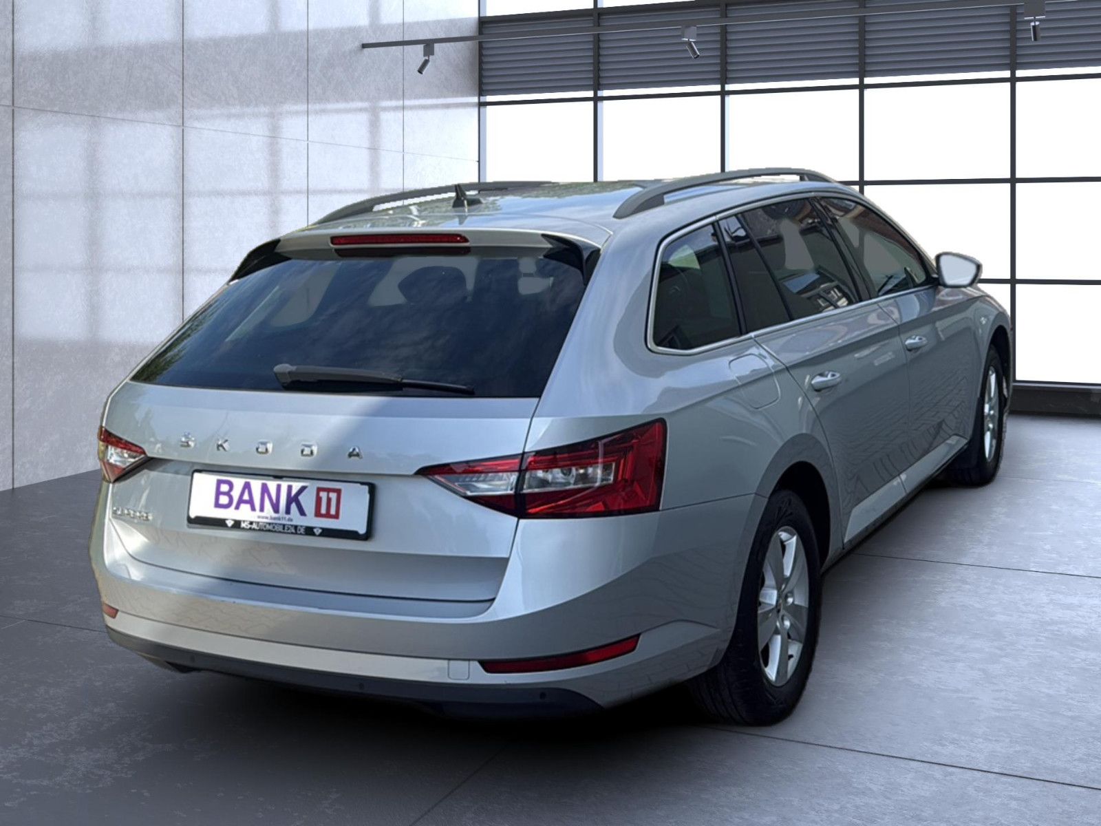 Fahrzeugabbildung SKODA Superb Combi / 1 Hd. unfallfrei