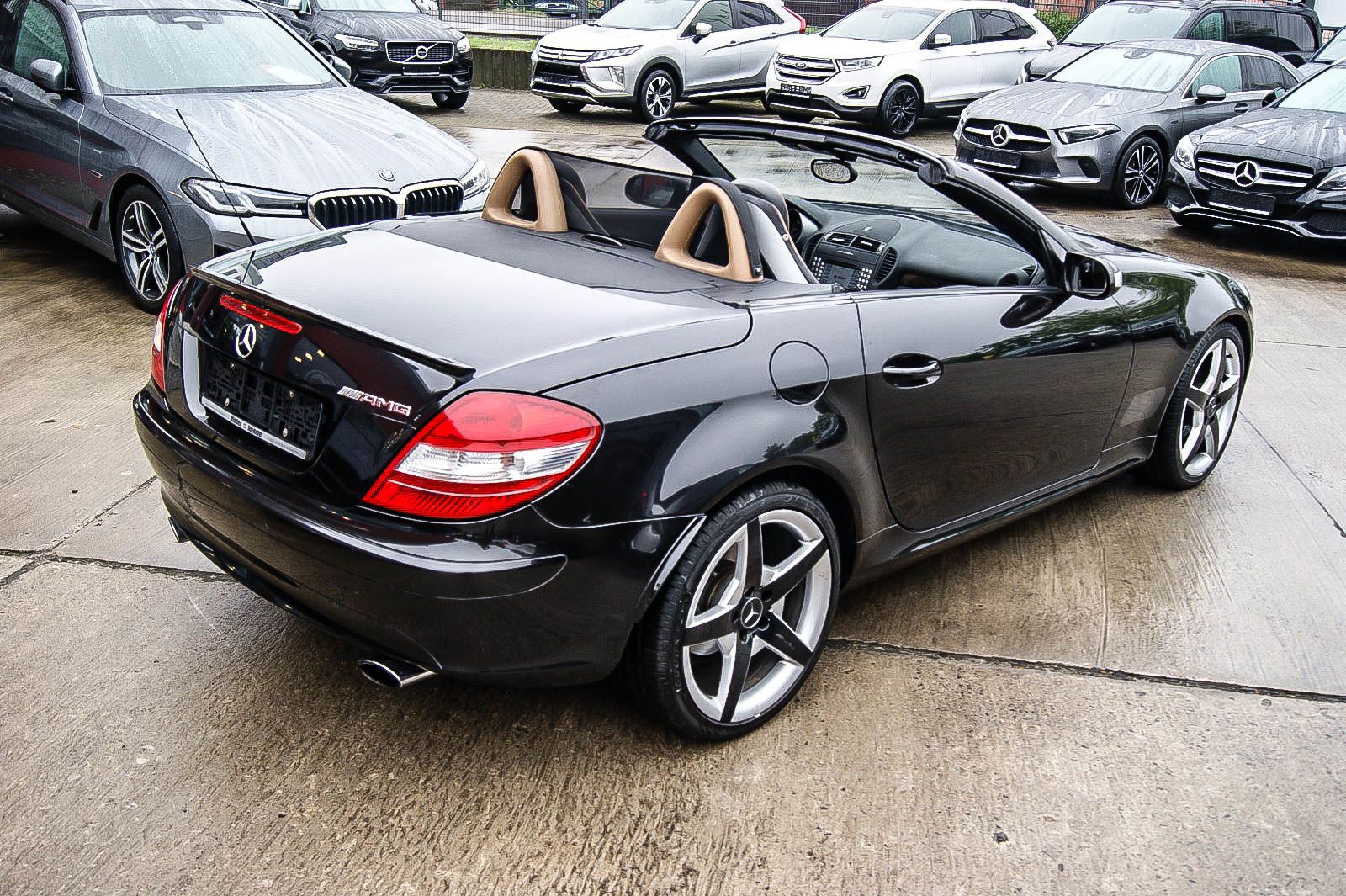 Fahrzeugabbildung Mercedes-Benz SLK 200 K Aut. DESIGNO LEDER XENON NAVI AIRSCARF