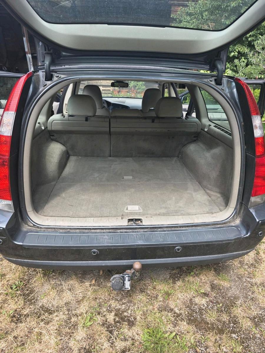 Volvo V70 2006 — engine 163 HP (120kW)