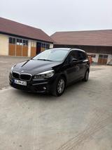 BMW Familienauto BMW 218i Gran Tourer (7-Sitzer) - BMW: Kombi, 7