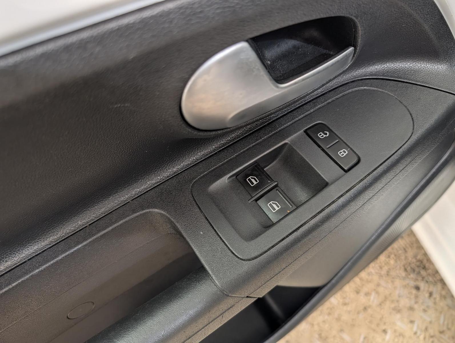 Volkswagen Up 1.0 MPI DAB+Radio Klimaanlage, миниатюра 11