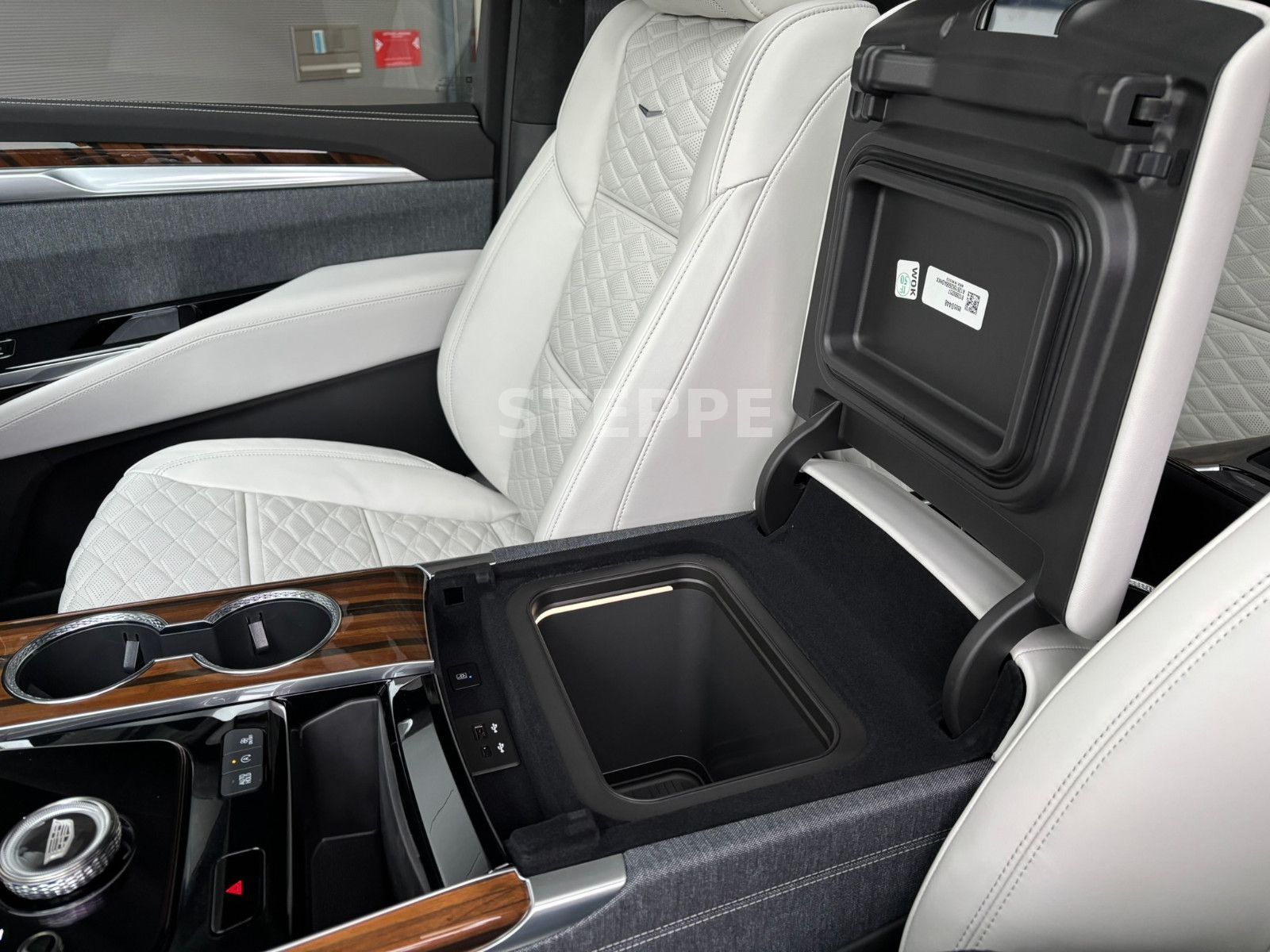 Cadillac Escalade FACELIFT MY26 6.2 V8 ESV Sport Platinum