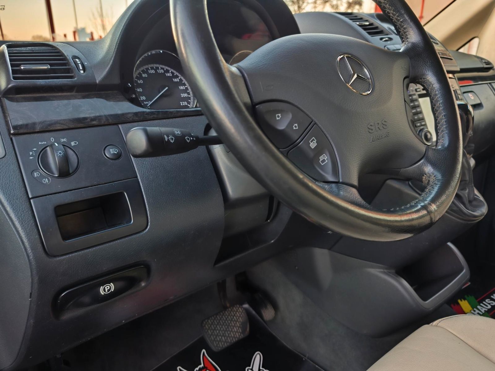 Fahrzeugabbildung Mercedes-Benz Viano 3.0 X-Clusive lang/6-Sitze/Alcantara/Navi