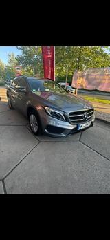 Mercedes-Benz GLA 180 AMG Line - Mercedes-Benz GLA 180 in München
