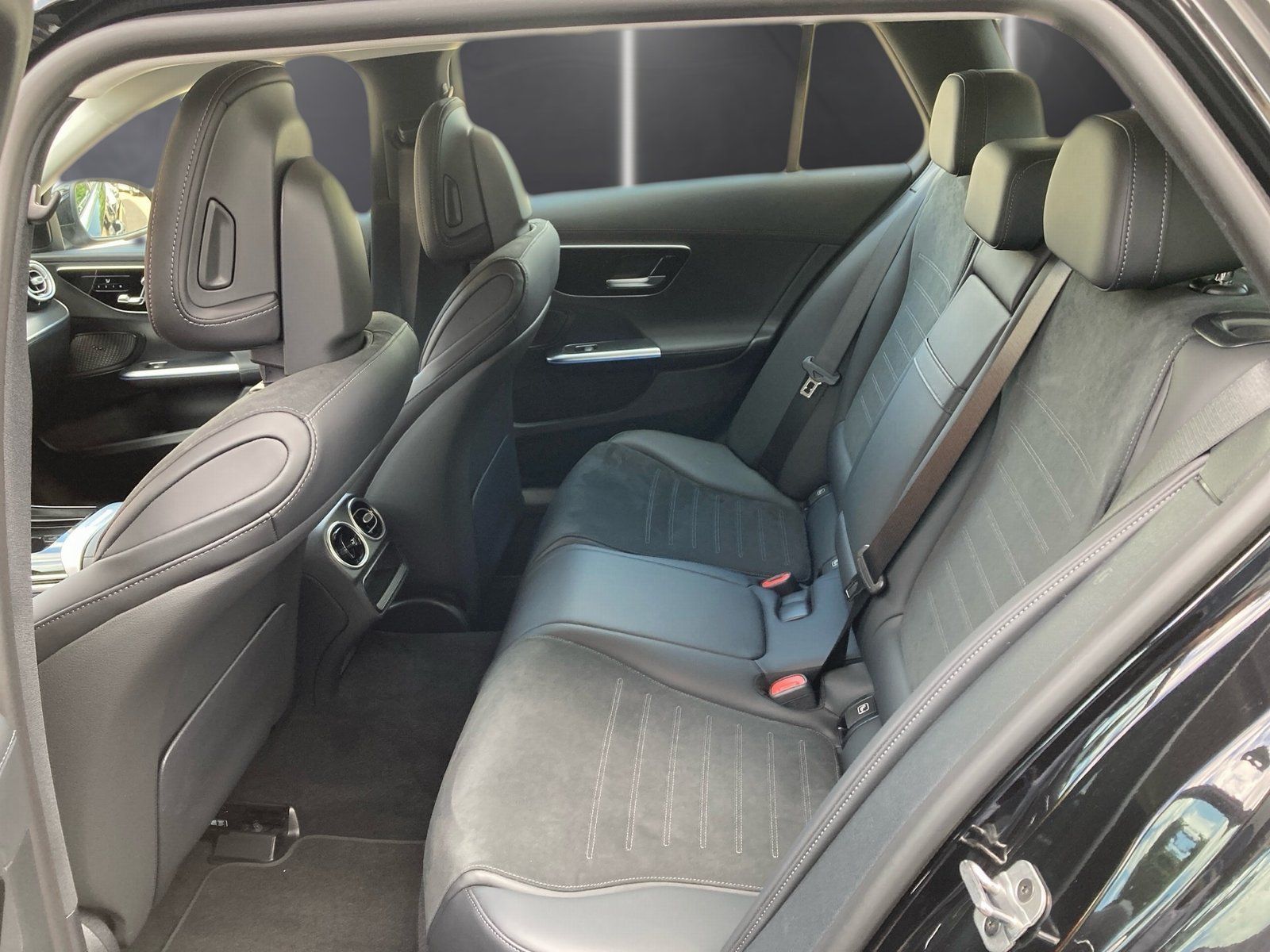 Fahrzeugabbildung Mercedes-Benz C 220 d T AMG*Memory*Towtwink*Kamera*LED*CarPlay