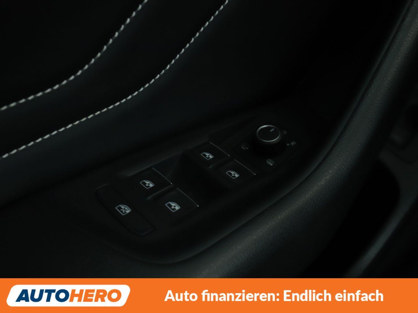 Volkswagen Passat 2.0 TSI Elegance Aut.*NAVI*PDC*SHZ*