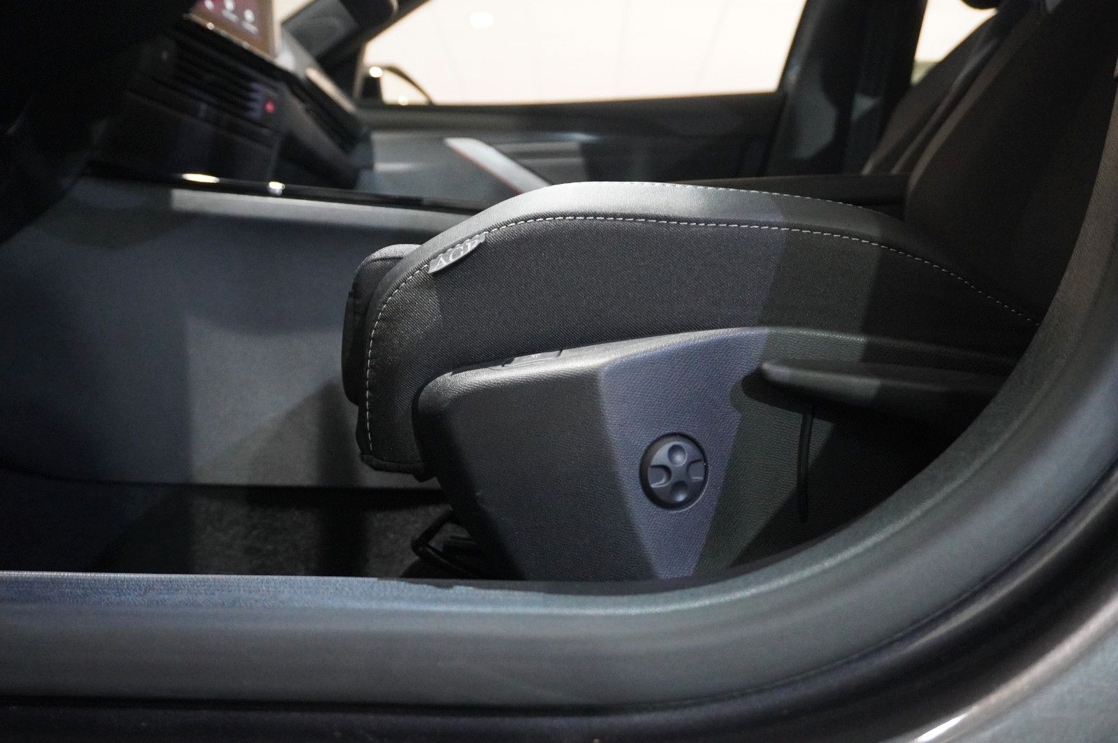 Fahrzeugabbildung Opel Astra L ST 1.2T GS LINE NAVI/LED/360°/VIRT./DAB+