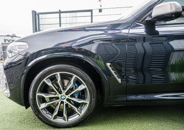 Fahrzeugabbildung BMW X3 M40 HUD|PANO|SHZ|SLÜ|H/K|AMBIENTE|GESTIK