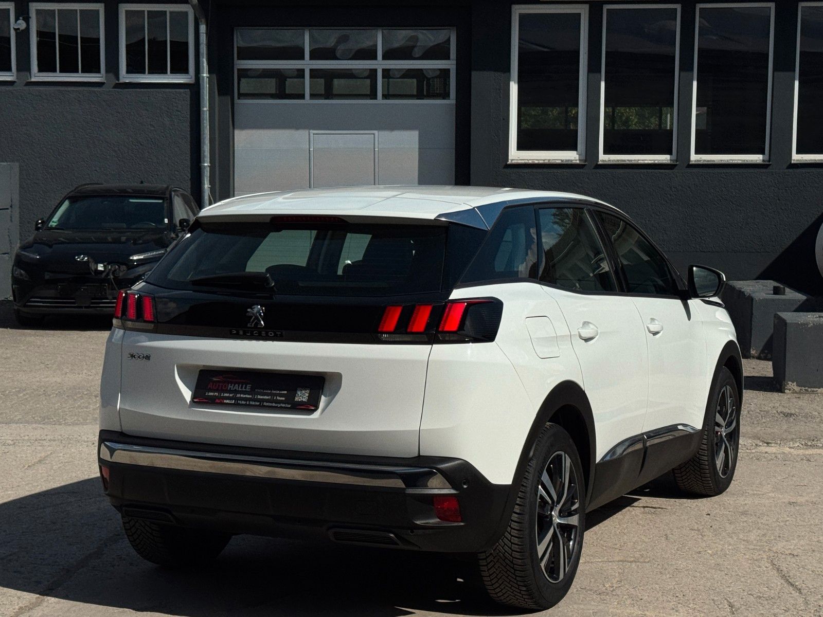 Fahrzeugabbildung Peugeot 3008 PureTech 180 Allure Tempomat PDC CarPlay