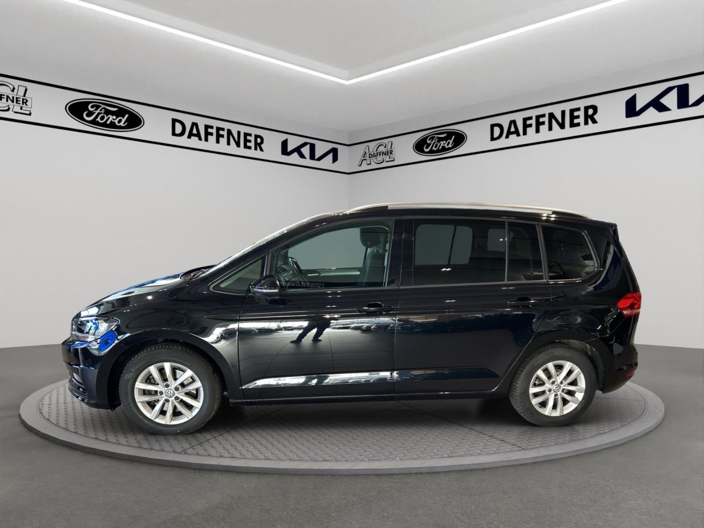 Fahrzeugabbildung Volkswagen Touran Comfortline BMT Start-Stopp