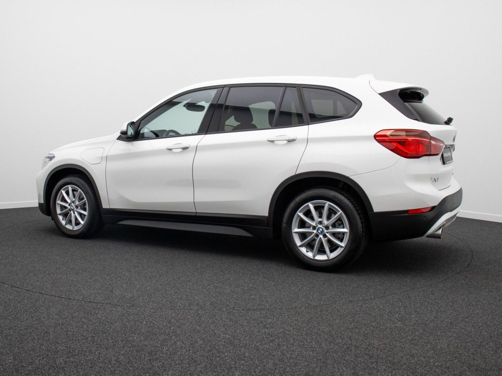 Fahrzeugabbildung BMW X1 xD25e DAB Navi Lordos PDC Geschwindigkeitsreg