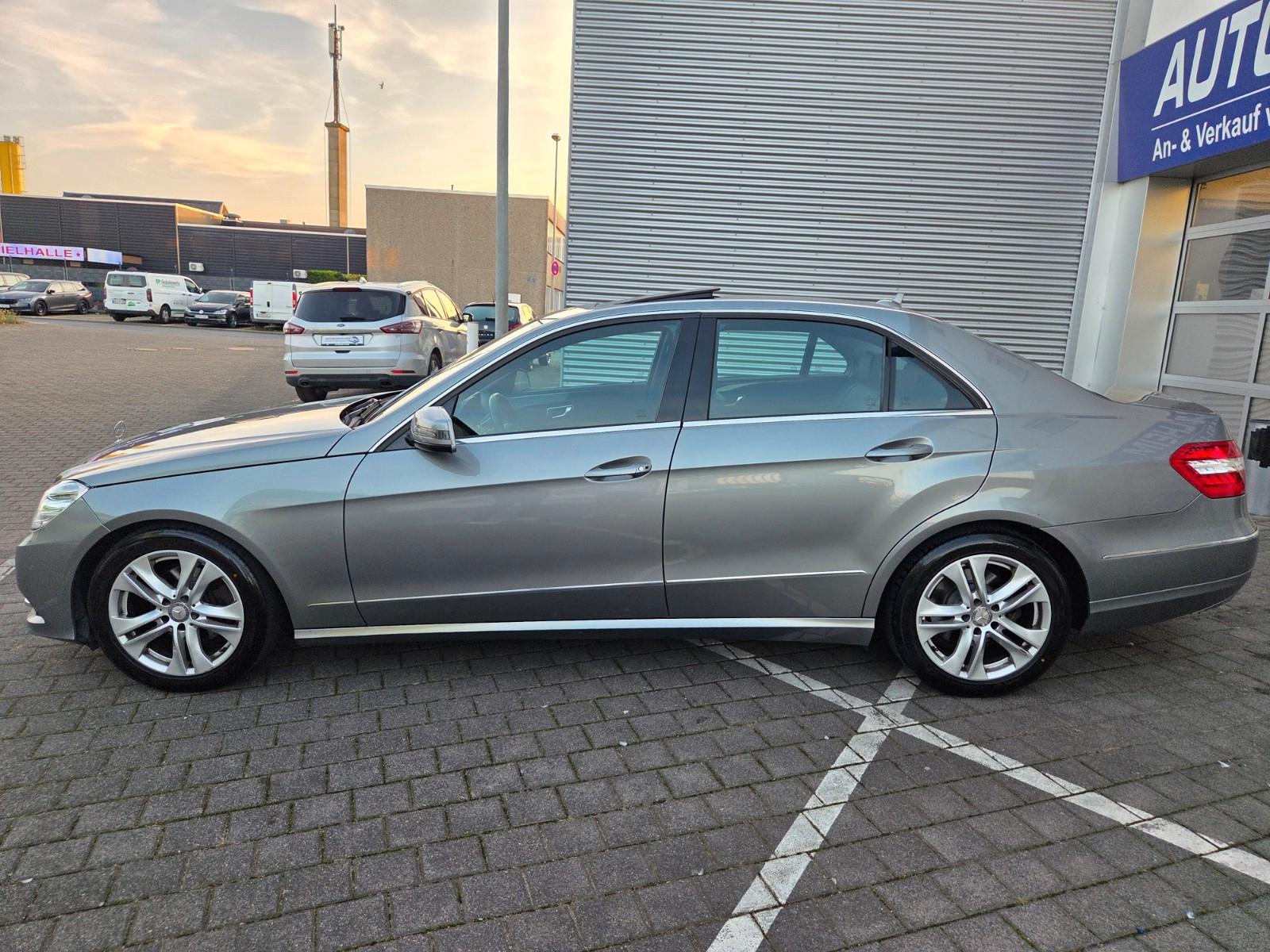 Mercedes-Benz E 200 Lim Avantgarde/SCHECKHEFT/AHK/SCHIEBEDACH